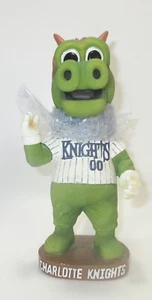 HOMER Der Drache Charlotte Ritter MASKOTTCHEN Bobblehead Bobbe Head Puppe SGA - Bild 1 von 4