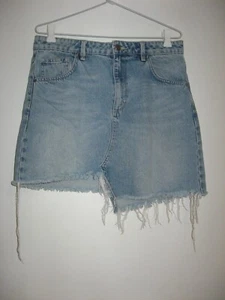 NEUW DENIM SKIRT WITH ZIP FRONT AND FRAYED HEM SIZE 30 (AUS12) - Picture 1 of 5