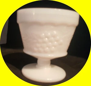 PLATO DE NATILLAS DE VIDRIO DE LECHE DE 3,75" X3,5 PATAS ANCHOR HOCKING DISEÑO - Imagen 1 de 4