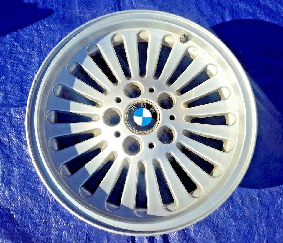 1997-2002 BMW E39 528i 540i 16" Wheel Rim Style 33 1092209 OEM Foto 1 de 4