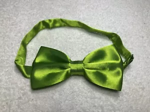 PAJARITA AJUSTABLE PARA HOMBRE VERDE MACIZO NUEVA SIN ETIQUETAS - Imagen 1 de 3