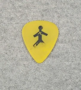 2007 One X tour THREE DAYS GRACE GUITAR PICK Barry Stock concert used - Picture 1 of 2