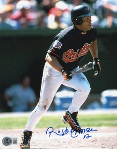 ROBERTO ALOMAR SIGNED BALTIMORE ORIOLES 8x10 PHOTO BECKETT WITNESSED QR COA - Picture 1 of 1
