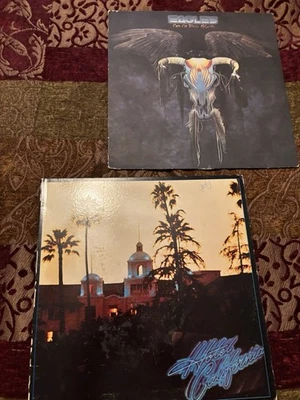 Lot 2 EAGLES LP vinyl Hotel California + One of These Nights VG Condition Foto 1 de 4