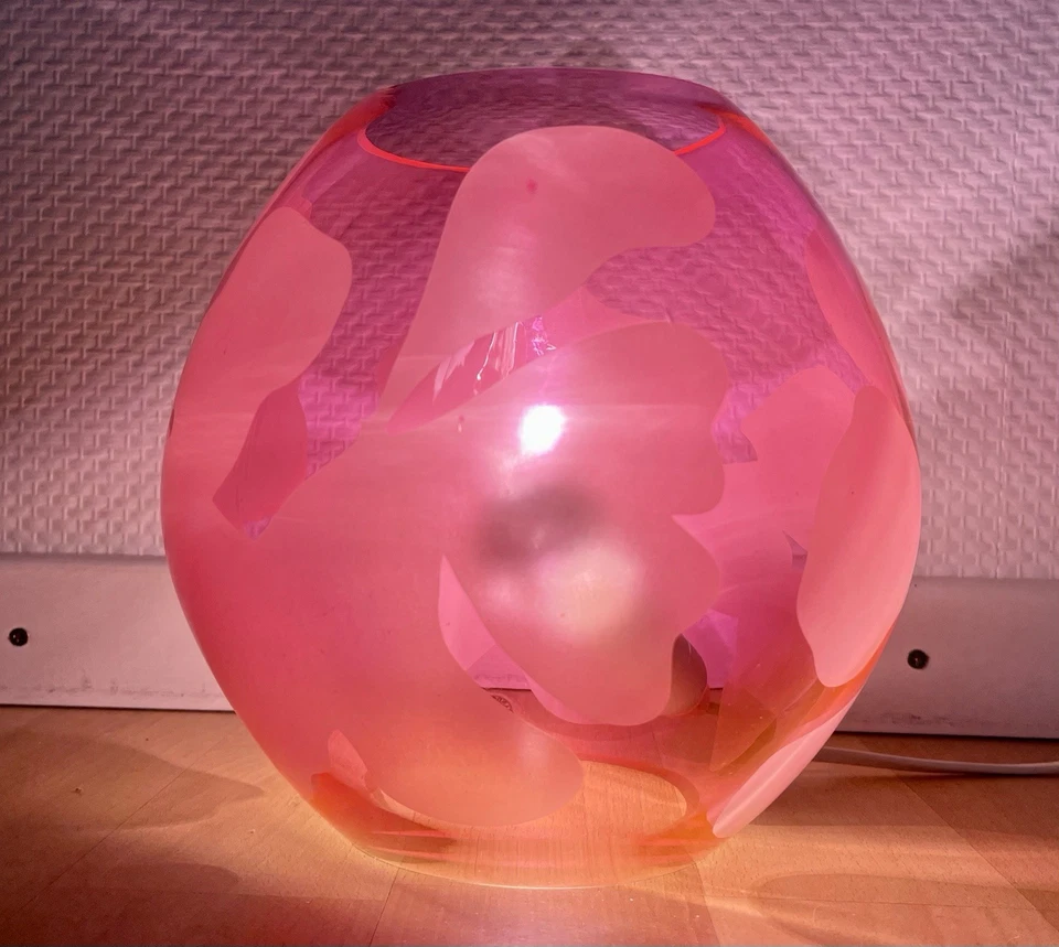 IKEA KNUBBIG Kult Lampe, Glas Kugel Leuchte rosa pink, 25W,  Tisch-/Bodenlampe - Bild 1 von 3
