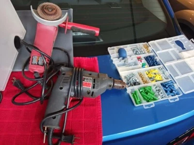 Amoladora angular con cable de 6 amperios con mango, taladro de 3/8'' y kit Foto 1 de 4