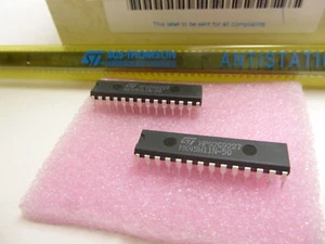 3 Stück MK45H11N50 CMOS 512 x 9 BIPORT FIFO 50ns PSDIP28 DS2009 NEU ~ - Bild 1 von 10