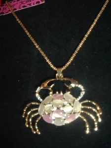 Betsey Johnson PINK + WHITE Simulated Opals CRAB Gold Pendant Necklace NWT - Picture 1 of 10