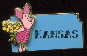 DISNEY COLLECTORS 3D STATE TRADING PIN KANSAS PIG PIGLET FLOWERS NEW ON CARD - Picture 1 of 4