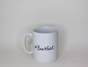 # Taza Buckfast Vino Buckie Cup Hombre Cueva Artículo Raro - Imagen 1 de 6