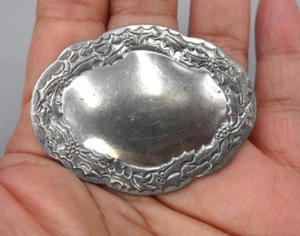 Victorian Revival Christmas Brooch Pewter Repousse Holly Leaf Garland Engravable - Picture 1 of 4