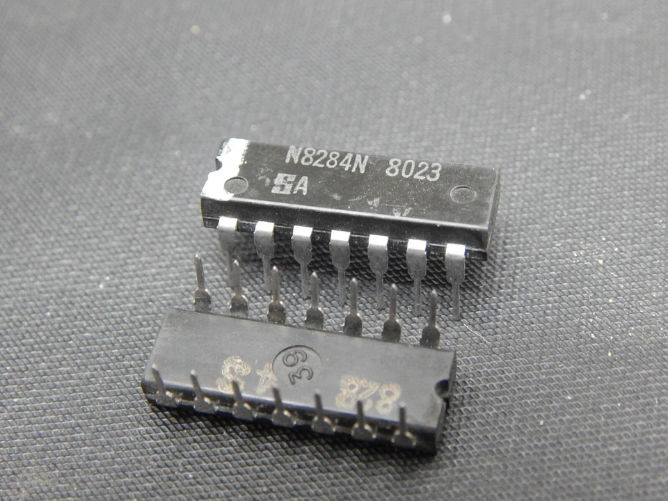 SIGNETICS N8284N счетчик, вверх/вниз, 4 бит двоичный, 14 Pin DIP - лот из 2 IC - Изображение 1 из 1