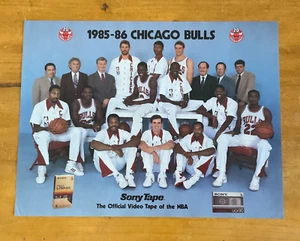 Poster squadra originale Chicago Bulls 1985-86 Michael Jordan 25" x 19" RARO Sony - Foto 1 di 1