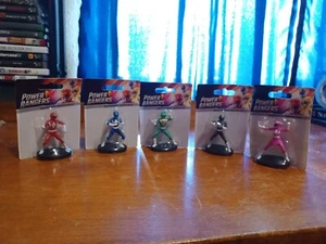 Power Rangers Figurines Complete Set Of 5 Mini Action Figures NEW - Picture 1 of 7