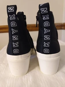 DKNY Pandie Boots Women's Sz 7M NWOT - Picture 1 of 7