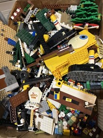 LEGO Lot SpongeBob&ndash; 3825, 3826 Winter Toy Shop 10199 And More