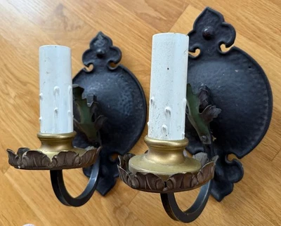 Старинная винтажная пара чугунных настенных бра в стиле ар-деко...кованный вид - Изображение 1 из 4