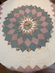 Quilted Star Tablecloth Wall Hanging Country Green Red 52x60 Hand Stitched - Picture 1 of 7