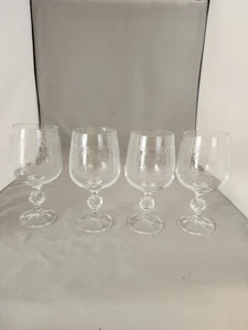 JUEGO DE 4 COPAS GRABADAS EN CASCADA IMPORT ASOCIADOS - Imagen 1 de 2