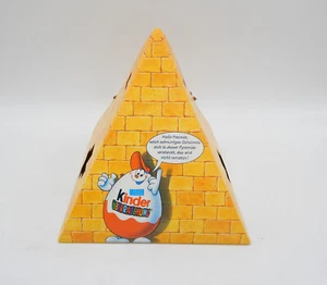 Ü-Ei Diorama  - Miezi Cats Pyramide (1998) - Zdjęcie 1 z 9
