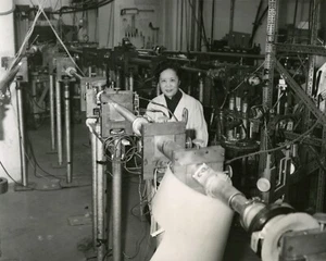 Impresión fotográfica 8x10 de físico chino-estadounidense Chien-Shiung Wu 8x10 - Imagen 1 de 2