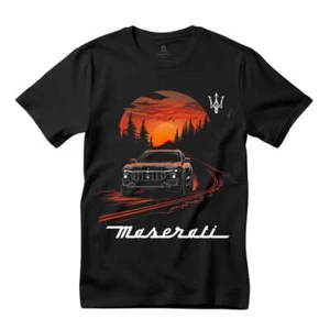 Estilo Elegante: Camiseta Negra Maserati Levante At Dusk - Imagen 1 de 4