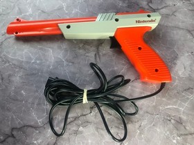 Genuine 1985 Nintendo NES-005 Zapper For Duck Hunt Game   