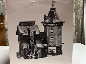 Dept 56 North Pole Village Serie #56384 ~ Elfin Forge & Assembly Shop ~ NICHT MEHR ERHÄLTLICH - Bild 1 von 9