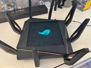 ASUS ROG Rapture GT-AX11000 Tri-Band Wi-Fi 6 Gaming Router - Photo 1/8