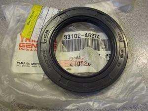 SELLO ACEITE RUEDA TRASERA YAMAHA NOS/OEM MOTO-4 TRI-MOTO YFM YTM 200 225 93102-46274 - Imagen 1 de 3