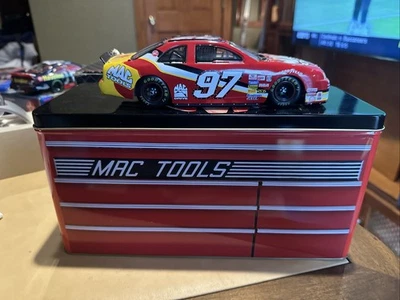 1/24 NASCAR BY MAC TOOL #97 EN UNA CAJA DE HERRAMIENTAS LATA Foto 1 de 2
