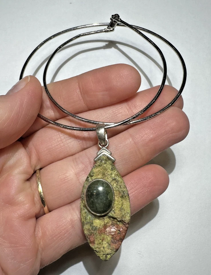 卵石粉色绿色 Unakite 纯银 15.5 英寸欧米茄丝复古项链 — 第 1/4 张图片