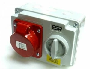 Interlocked switched socket 3 phase 16A 32A 4pin 5pin 415v Red Wall mounted IP44 - Picture 1 of 4