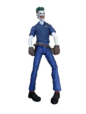 Boneco de ação DC Comics - 52 Super-Vilões Coringa Joe’s Garage colecionáveis DC - Imagem 1 de 4