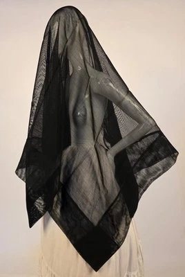 GUERRA CIVIL MEDIADOS DEL SIGLO XIX VELO DE LUTO NEGRO TRANSPARENTE PARA VESTIR Foto 1 de 3