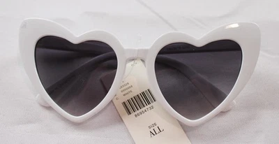 Женские солнцезащитные очки Anthropologie BHLDN Polycarbonate Heart SV3 белые один размер  - Изображение 1 из 4