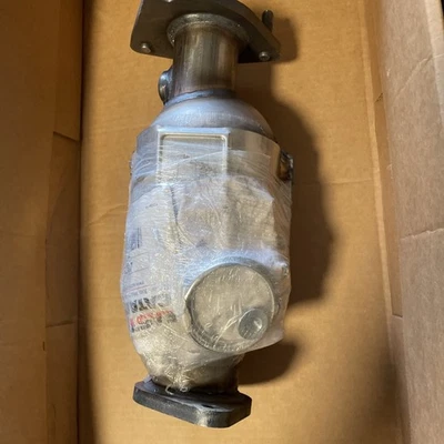 Catalytic Converter-Direct Fit Converter Eastern Mfg 40710 no Box - Image 1 of 4