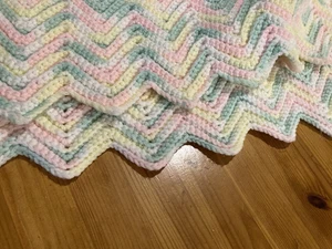 Vintage handmade knit/crochet CHEVRON baby blanket(38x29) Green pink yellow + - Picture 1 of 5