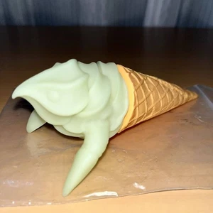 Amapro Soft Rodon GID Glow-in-the-Dark ② Soft Cream Monster Soft Vinyl Sofvi S - Picture 1 of 3