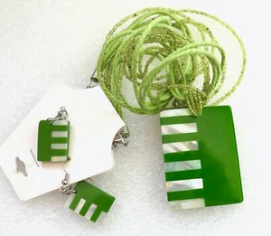 Vintage Mod 90s Green Plastic Chunk Beaded Necklace Earring Set NOS Gift Shop - Picture 1 of 5