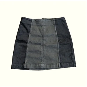 Minifalda Free People moderna para mujer con cremallera verde militar bloque de color tiro alto - Imagen 1 de 4