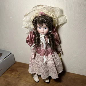 Muñeca de porcelana pintada a mano vintage 1987 15” “Madeline” C-146 caja Seymour Mann - Imagen 1 de 16