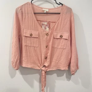 NWT Belle Du Jour Pink Gauzy Keyhole Tie Decorative Button Blouse Size Large L - Picture 1 of 11