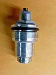 Perno tapa horquilla Suzuki GSXR1100 89-90 OEM 51351-40C00 - Imagen 1 de 3