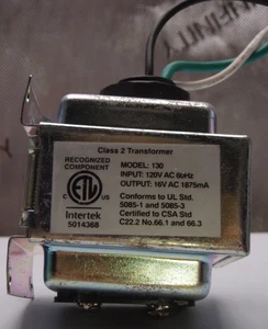 Transformador de timbre Hampton Bay con cable 16 VAC/30VA - Imagen 1 de 5