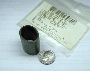 AIRCRAFT C130 363914-7 NOS SPACER SLEEVE 1" L .875" OD." .750" ID BLK SYN RUBBER - Bild 1 von 4