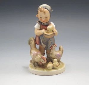 HUMMEL Goebel 199/0 FEEDING TIME 5,5" figurine 1950 TMK 2 FULL BEE - Picture 1 of 7