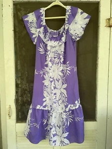 Hilo Hattie Dress Size Medium Ruffled Neck And Hem  Poly Purple And White Floral - Picture 1 of 9