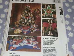 McCALL'S 7290 CHRISTMAS STOCKINGS TREE SKIRT WREATH ORNAMENTS PATTERN-UNCUT - Picture 1 of 3