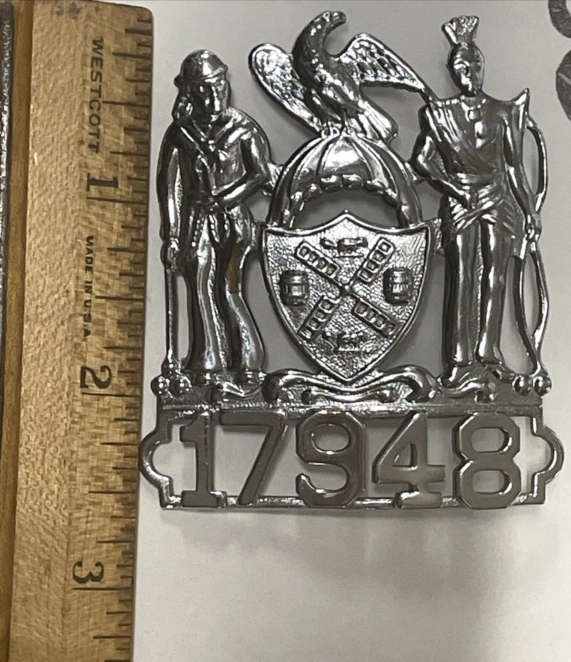 INSIGNIA SOMBRERO POLICÍA NYC de colección No. 17948 tono plata (FC86A-1Q4366 Foto 1 de 4